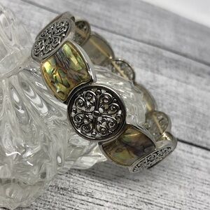 𝅺Silver tone medallion abalone inlay stretch bracelet boho statement